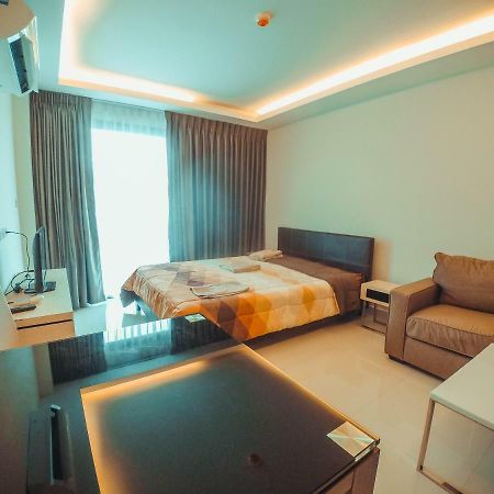 Club Royal Suites Pattaya Exterior foto