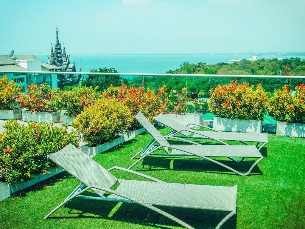 Club Royal Suites Pattaya Exterior foto