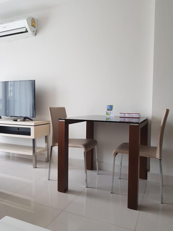 Club Royal Suites Pattaya Exterior foto
