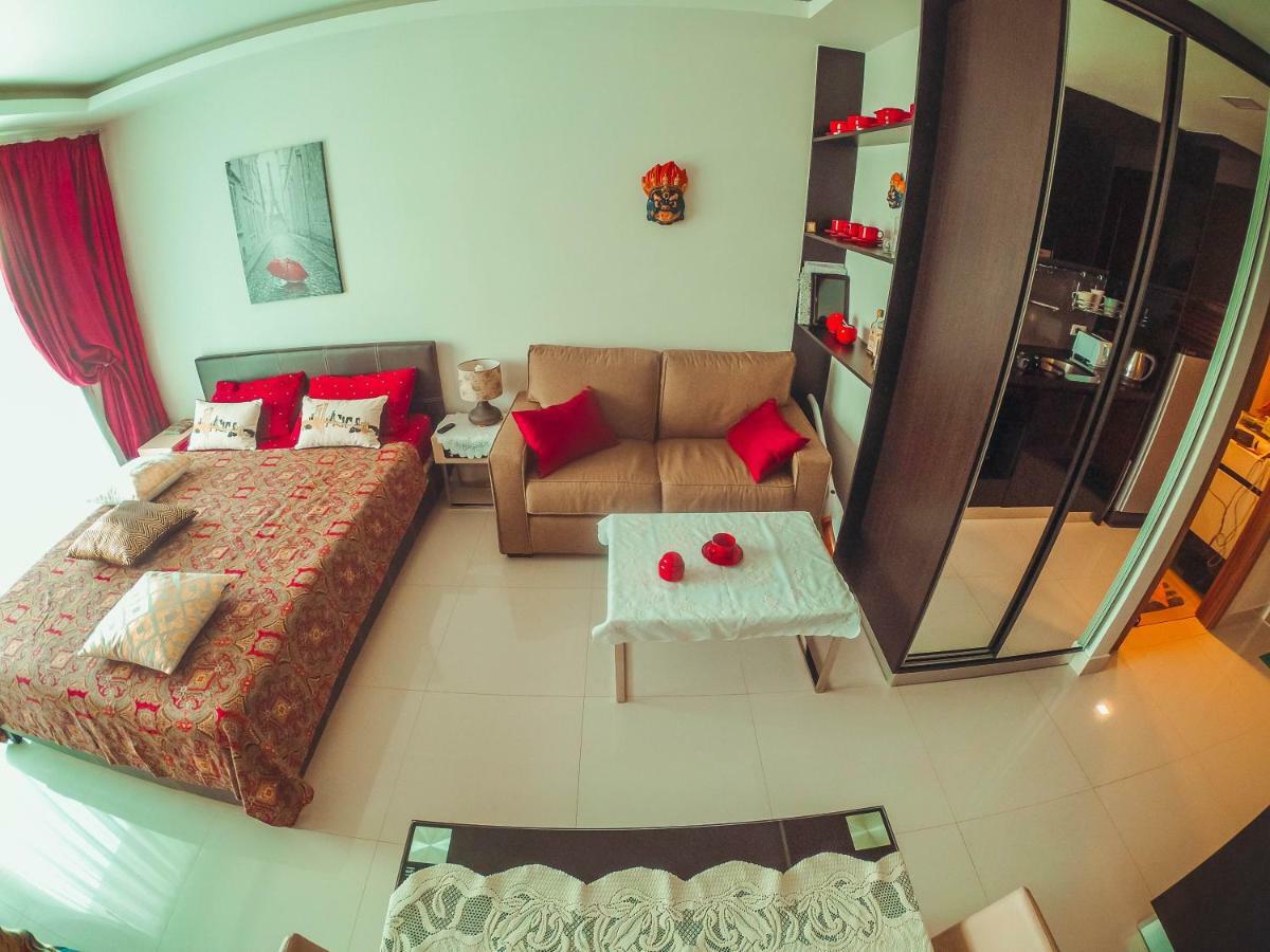 Club Royal Suites Pattaya Exterior foto